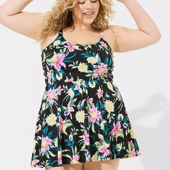 NWT Torrid Wireless Short Lattice Side Dress With Brief Swimsuit in Size 2/18-20 - Picture 1 of 15